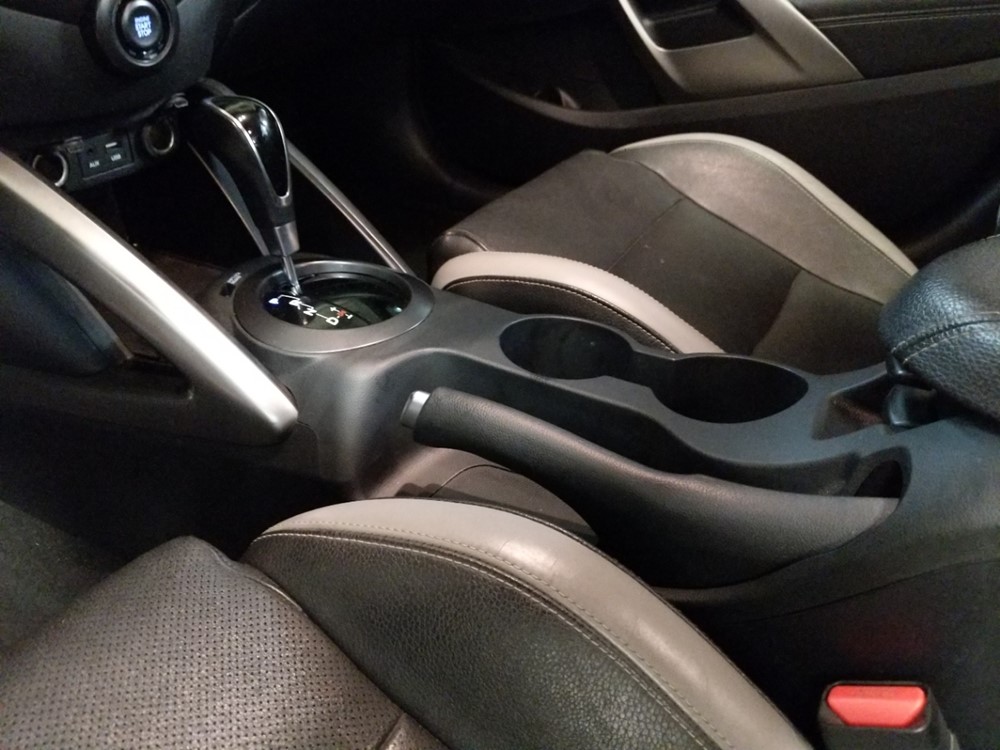 2016 Hyundai Veloster - Center Console/Cup Holders