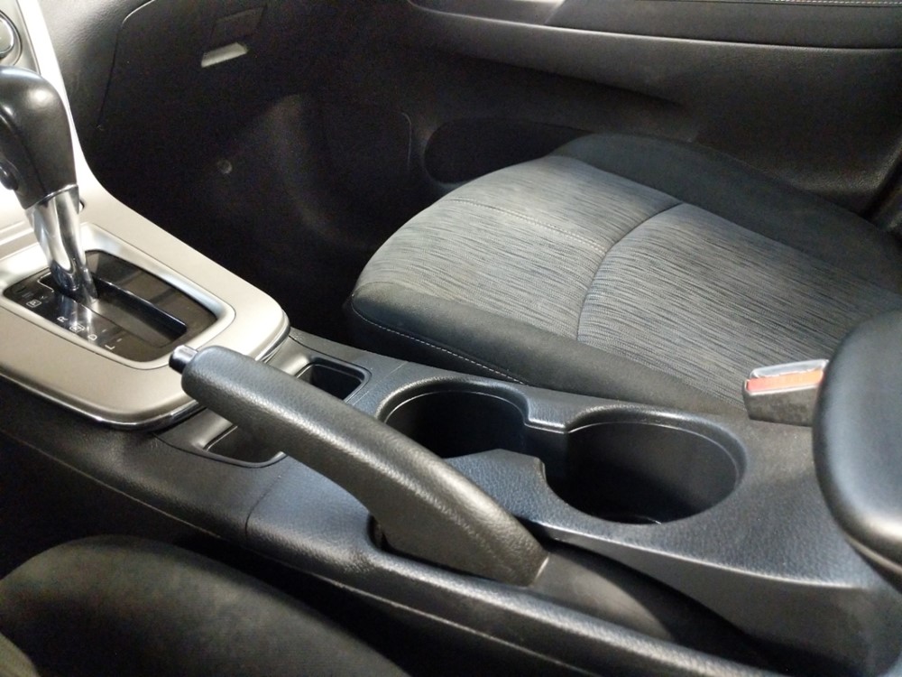 2015 Nissan Sentra - Center Console/Cup Holders