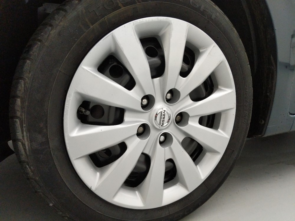 2015 Nissan Sentra - Wheel