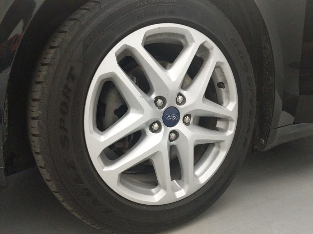 2014 Ford Fusion - Wheel