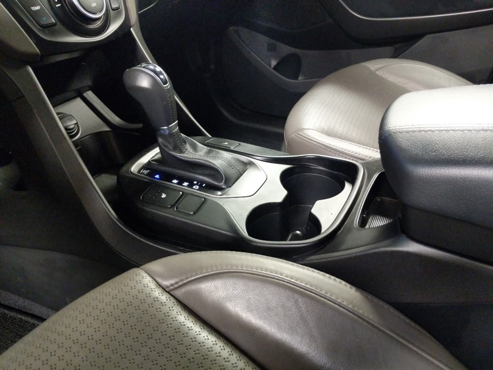 2013 Hyundai Santa Fe - Center Console/Cup Holders