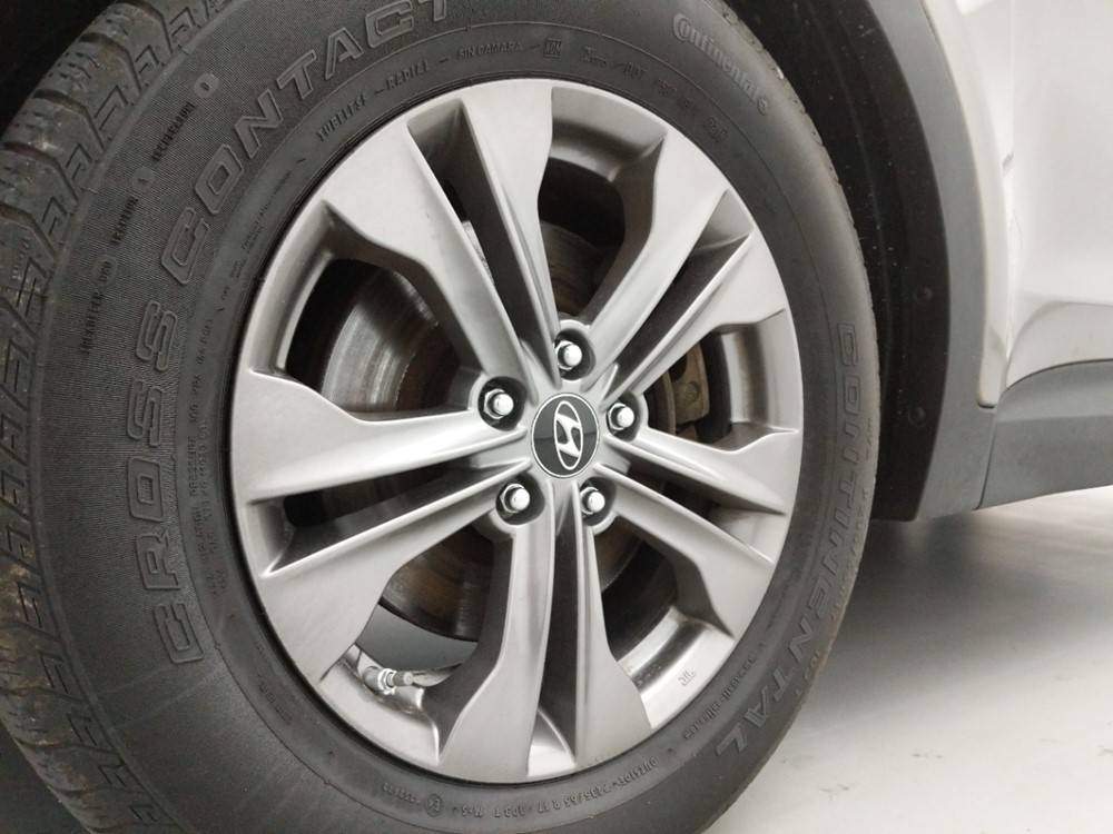 2013 Hyundai Santa Fe - Wheel
