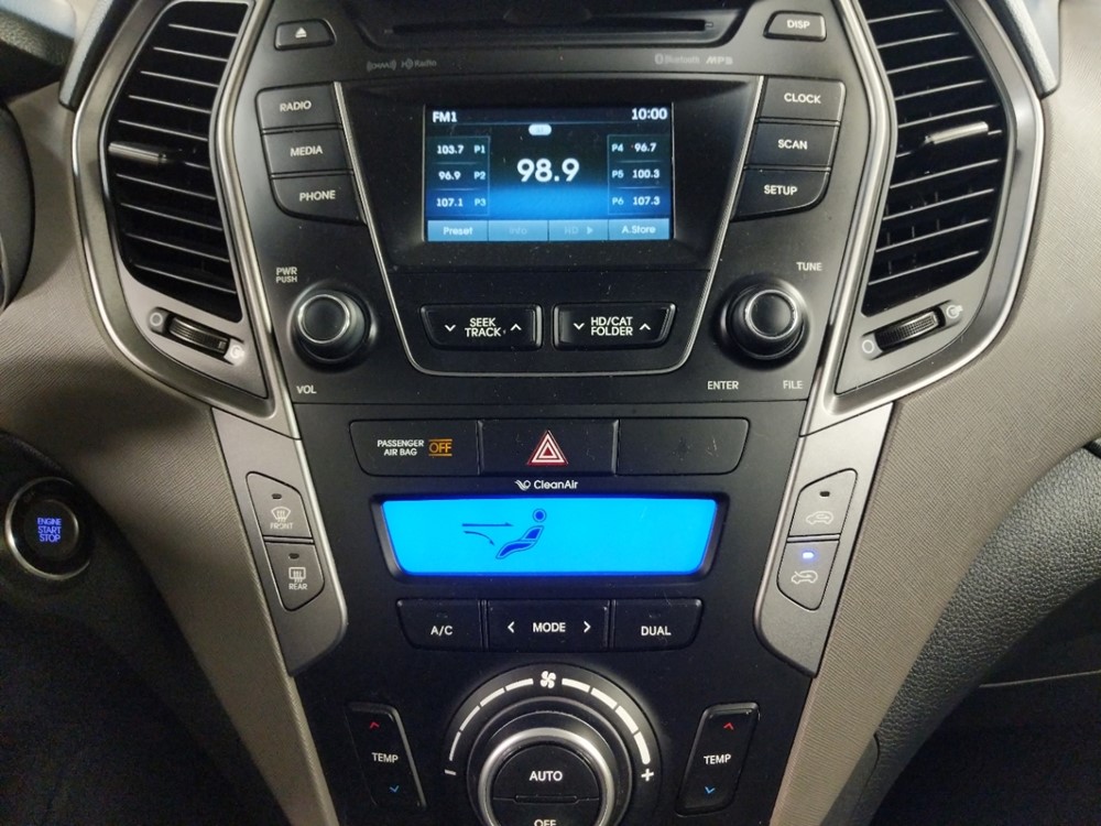 2013 Hyundai Santa Fe - Stereo Package
