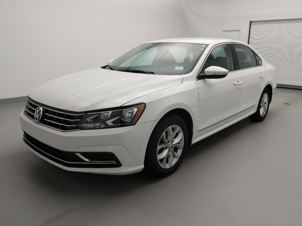 2016 Volkswagen Passat - Driver Front Bumper