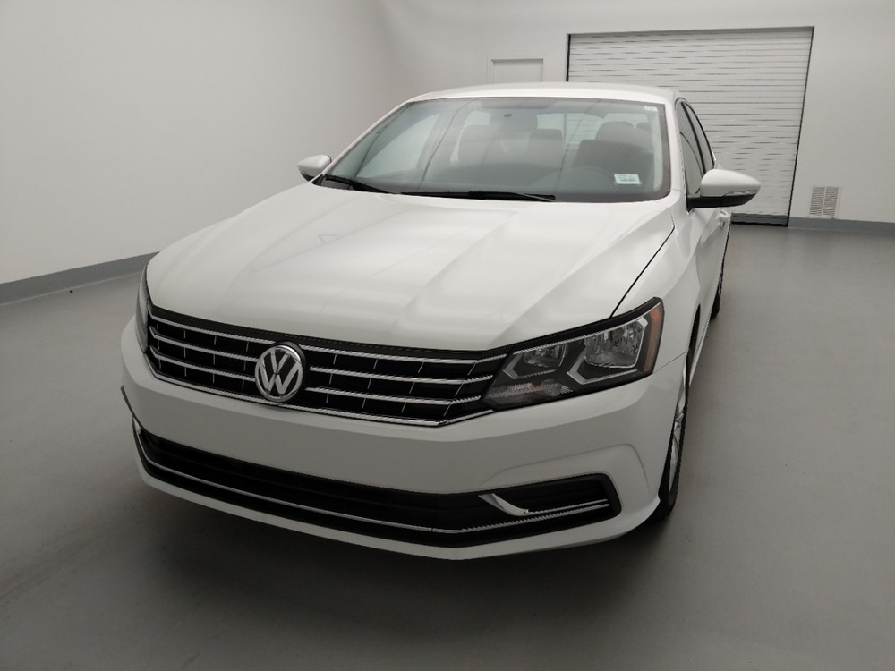 2016 Volkswagen Passat - Driver Front Hood