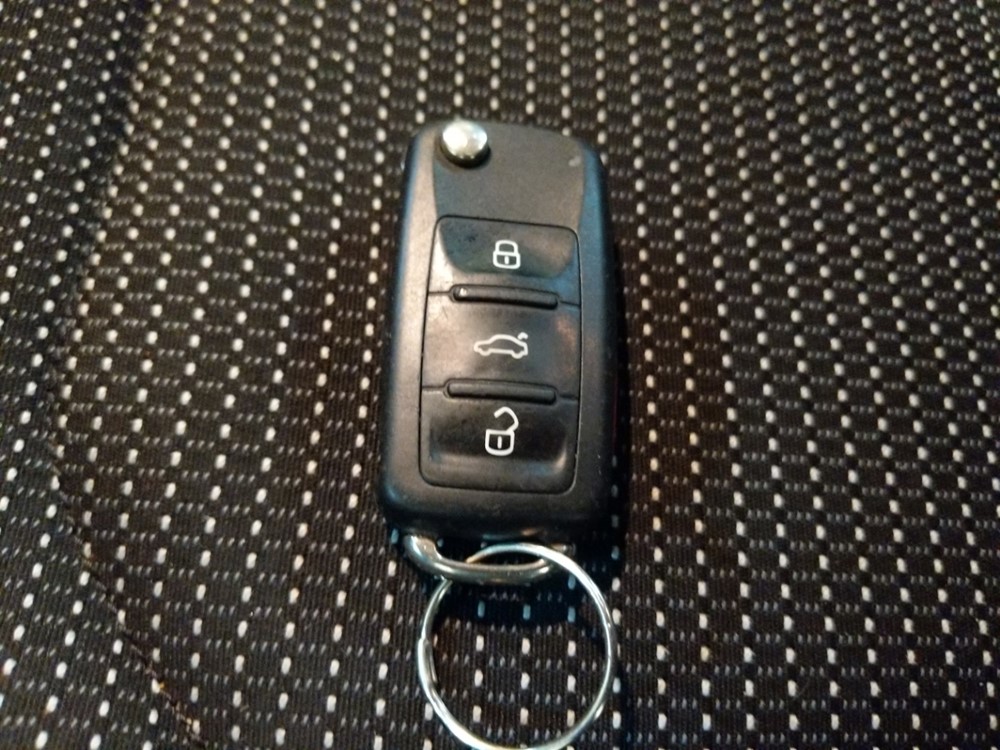 2016 Volkswagen Passat - Keys