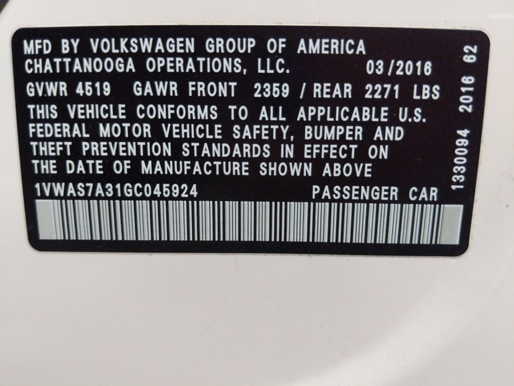 2016 Volkswagen Passat - VIN Plate