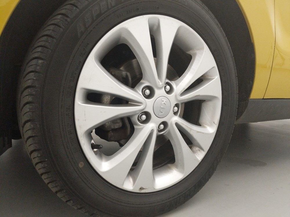 2016 Kia Soul - Wheel