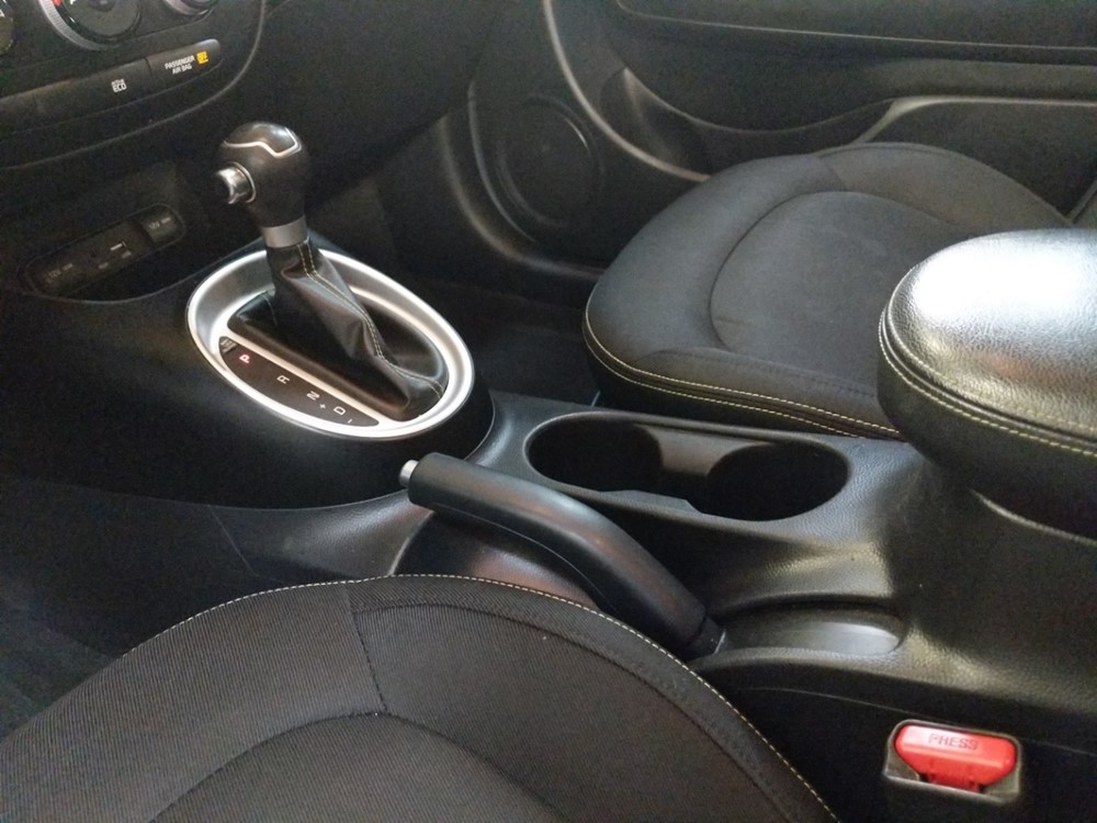 2016 Kia Soul - Center Console/Cup Holders