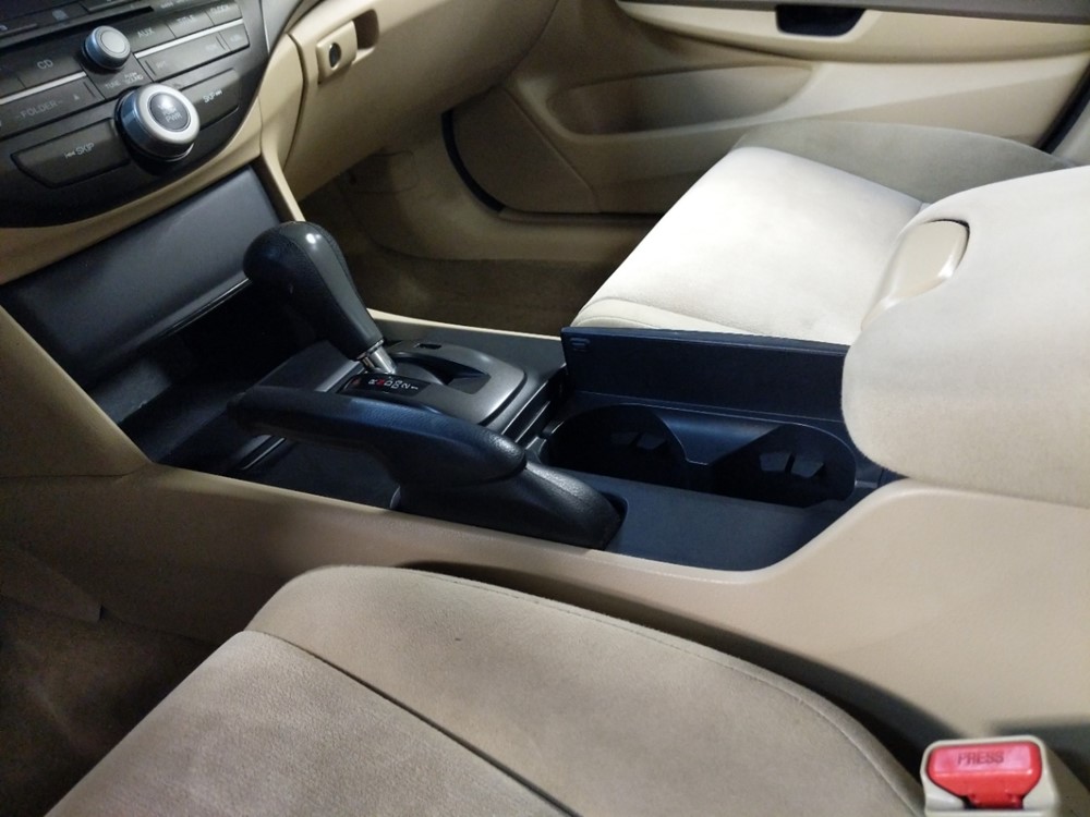 2010 Honda Accord - Center Console/Cup Holders