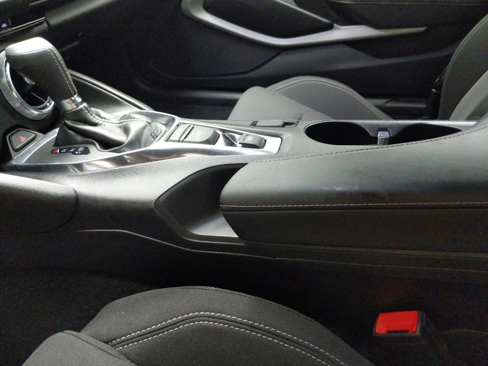 2018 Chevrolet Camaro - Center Console/Cup Holders