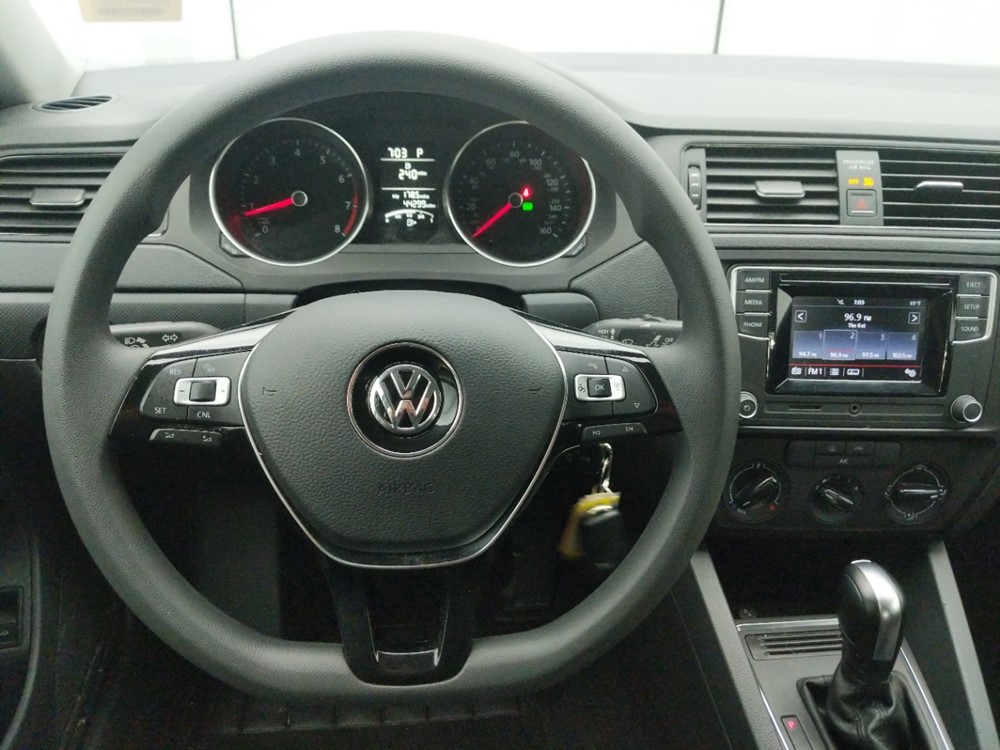 2016 Volkswagen Jetta - Driver Dash