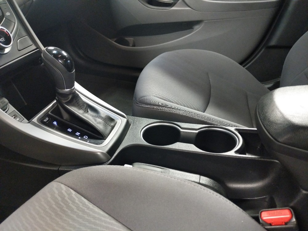 2015 Hyundai Elantra - Center Console/Cup Holders