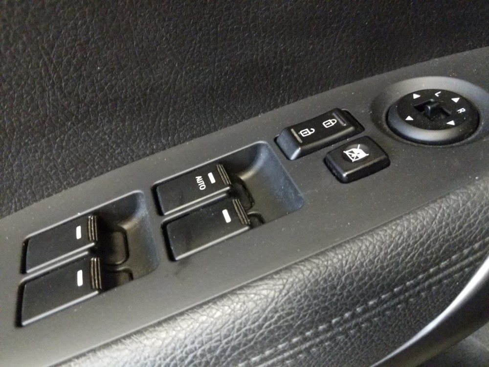 2014 Kia Sorento - Driver Power Windows/Lock Control