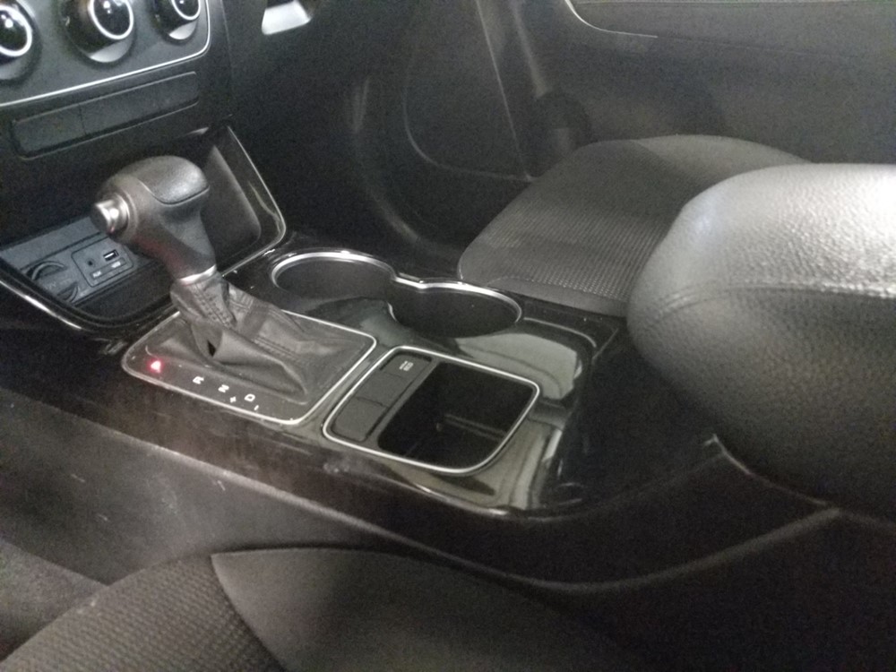 2014 Kia Sorento - Center Console/Cup Holders