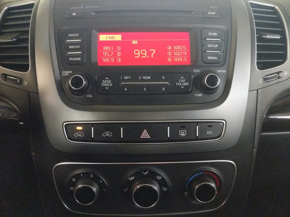 2014 Kia Sorento - Stereo Package