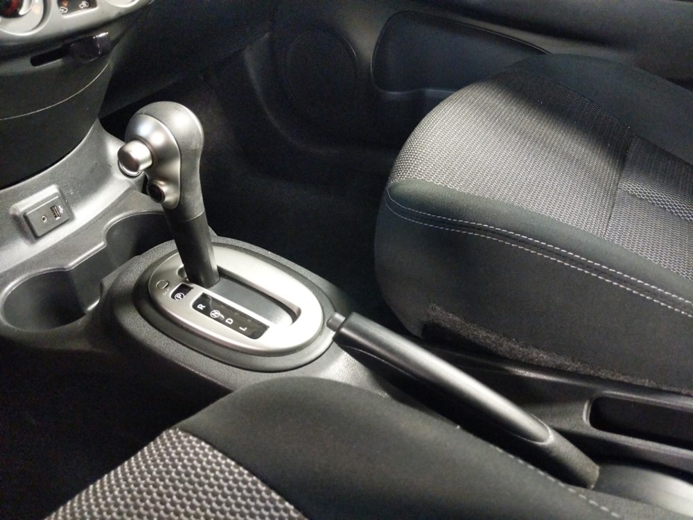 2017 Nissan Versa - Center Console/Cup Holders