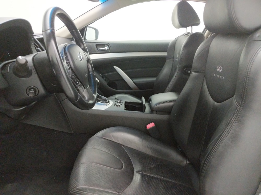 2009 INFINITI G37 - Driver Front Seat
