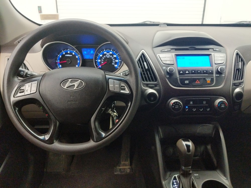 2015 Hyundai Tucson - Driver Dash