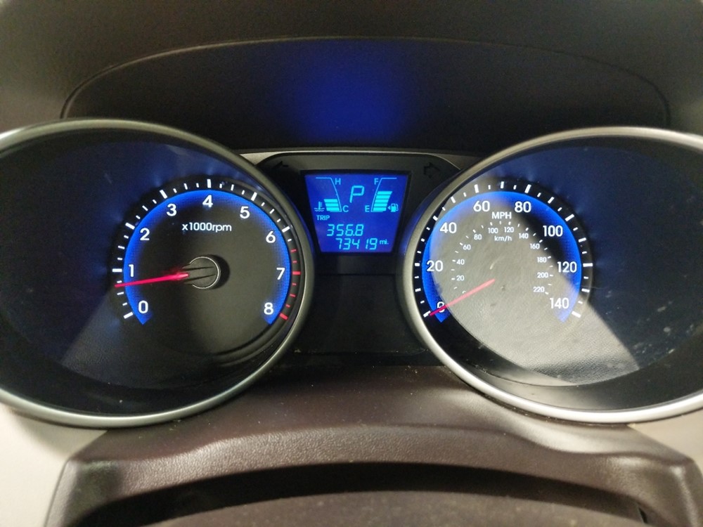 2015 Hyundai Tucson - Odometer Close Up