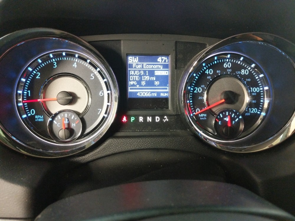 2016 Chrysler Town and Country - Odometer Close Up
