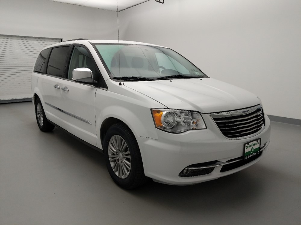 2016 Chrysler Town and Country - Passenger Front Bumper