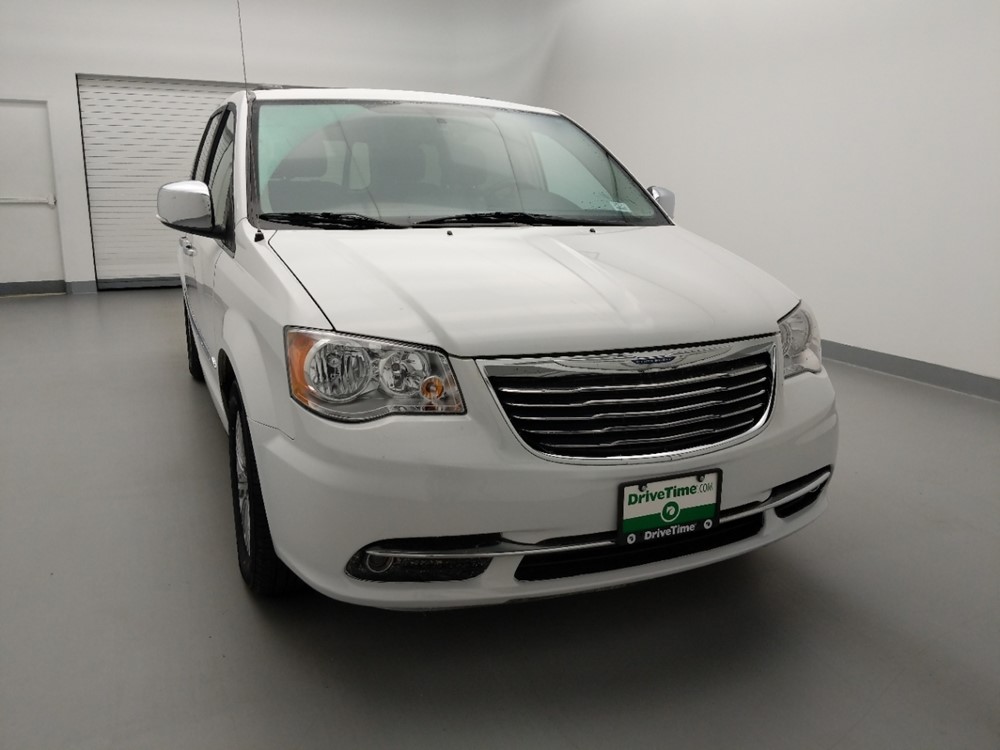 2016 Chrysler Town and Country - Passenger Front Hood