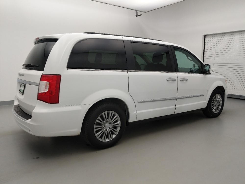 2016 Chrysler Town and Country - Passenger Rear Side