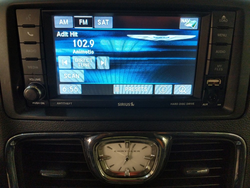 2016 Chrysler Town and Country - Stereo Package