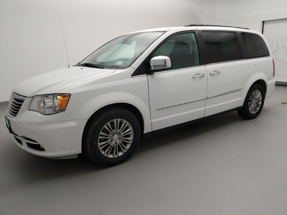 2016 Chrysler Town and Country - Driver Front Side