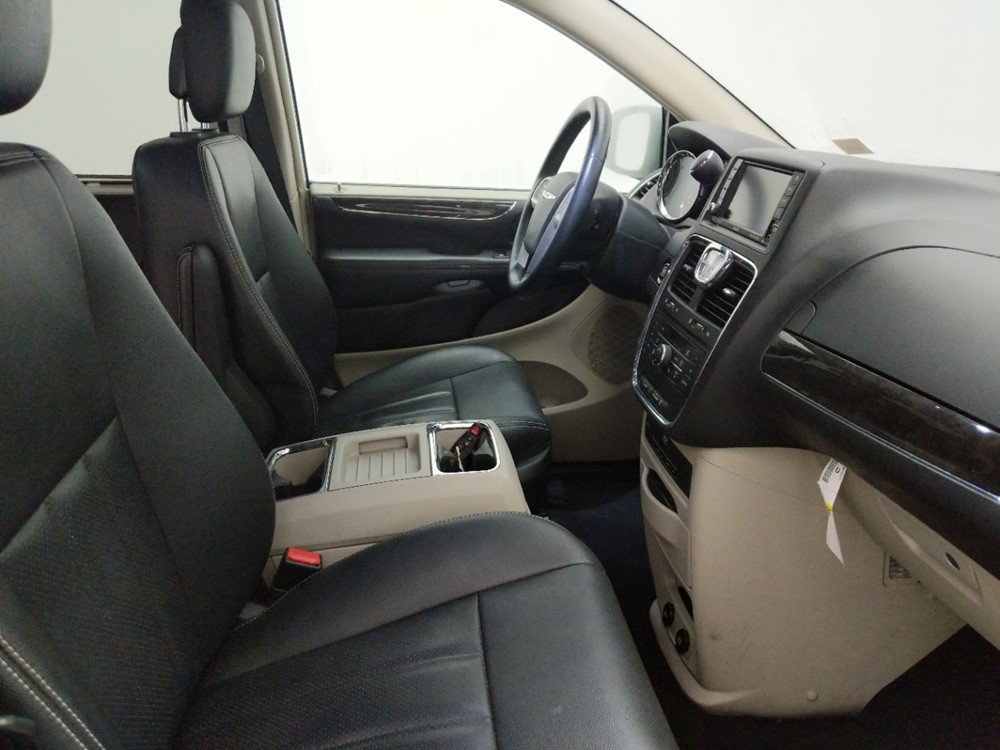 2016 Chrysler Town and Country - Passenger Front Seat