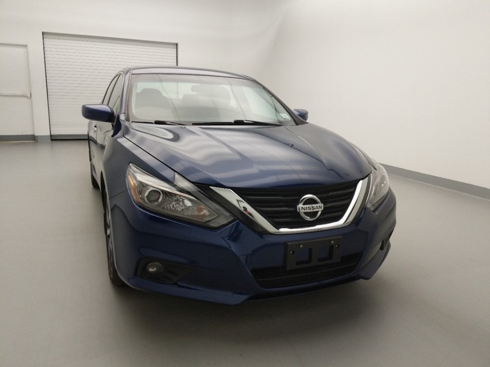 2016 Nissan Altima - Passenger Front Hood