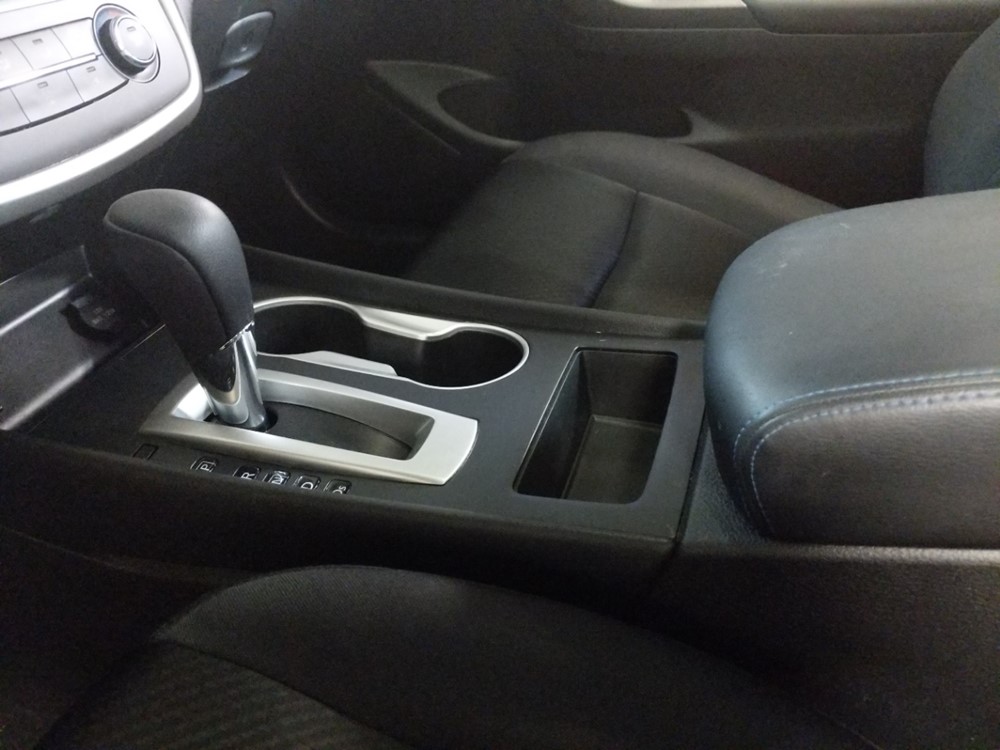 2016 Nissan Altima - Center Console/Cup Holders