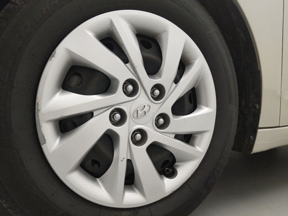 2017 Hyundai Elantra - Wheel