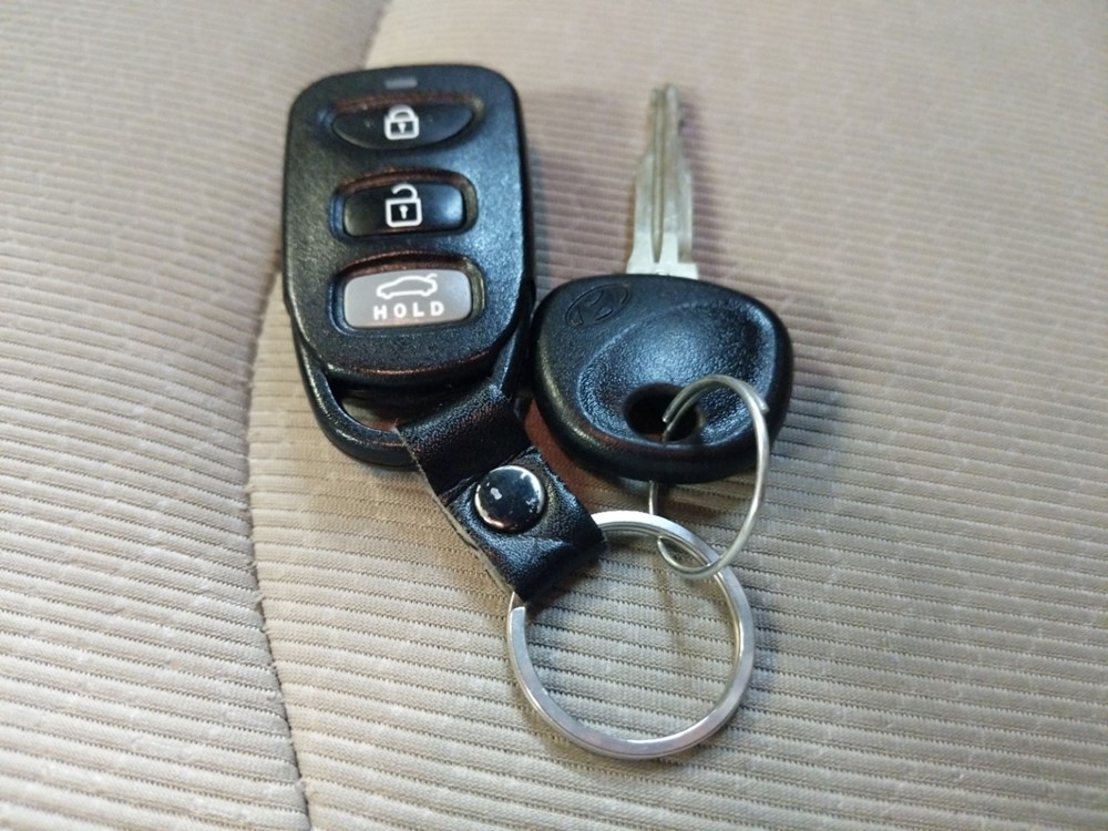 2017 Hyundai Elantra - Keys