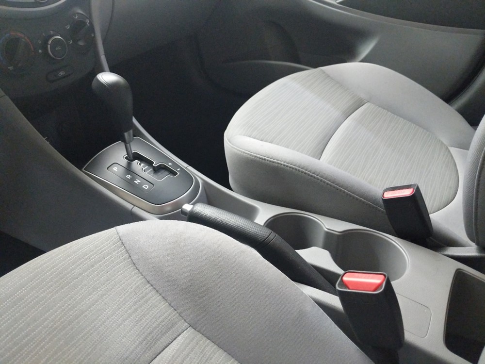2017 Hyundai Accent - Center Console/Cup Holders