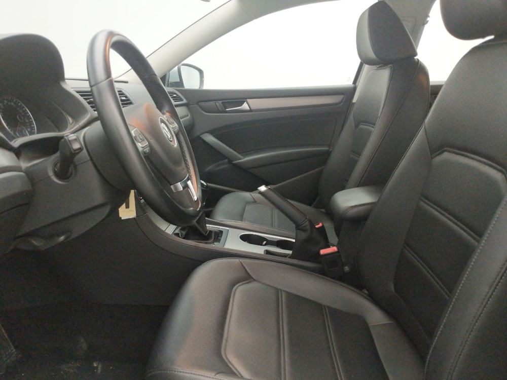 2014 Volkswagen Passat - Driver Front Seat