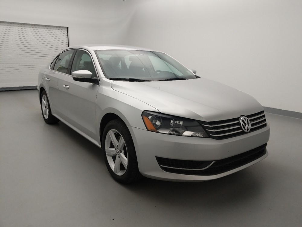 2014 Volkswagen Passat - Passenger Front Bumper