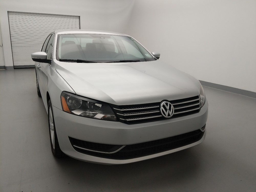 2014 Volkswagen Passat - Passenger Front Hood