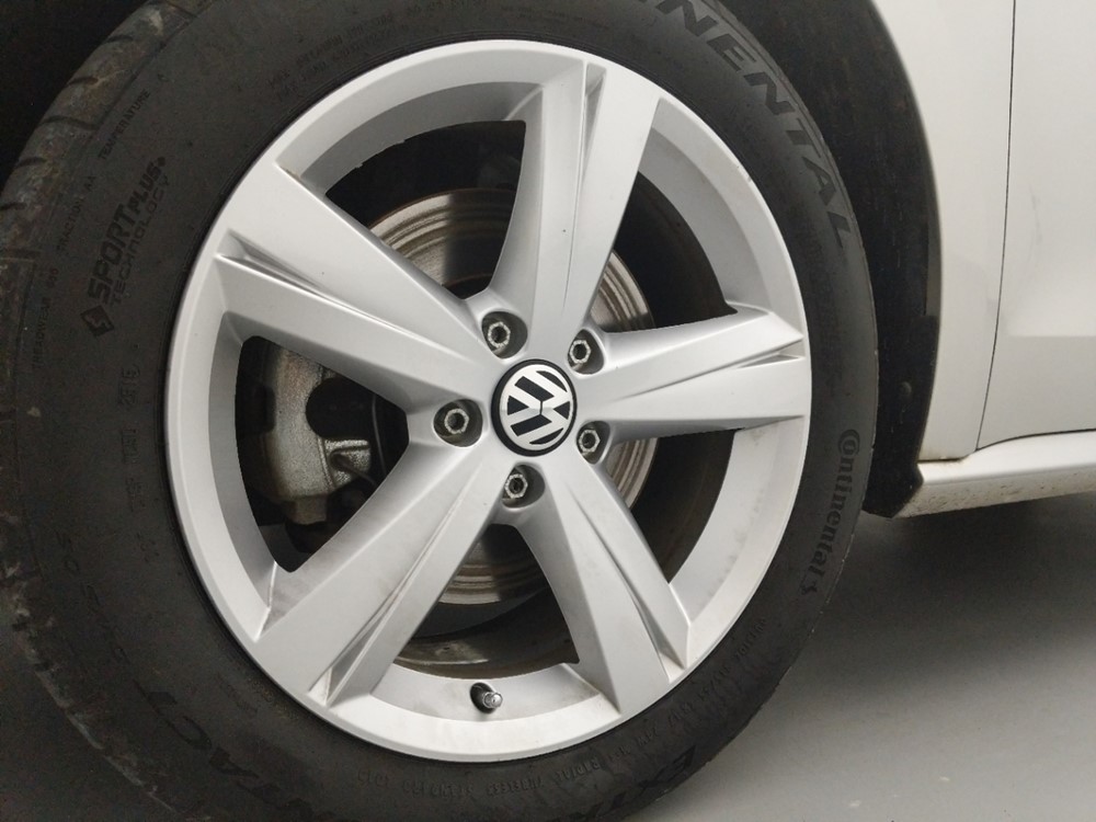 2014 Volkswagen Passat - Wheel
