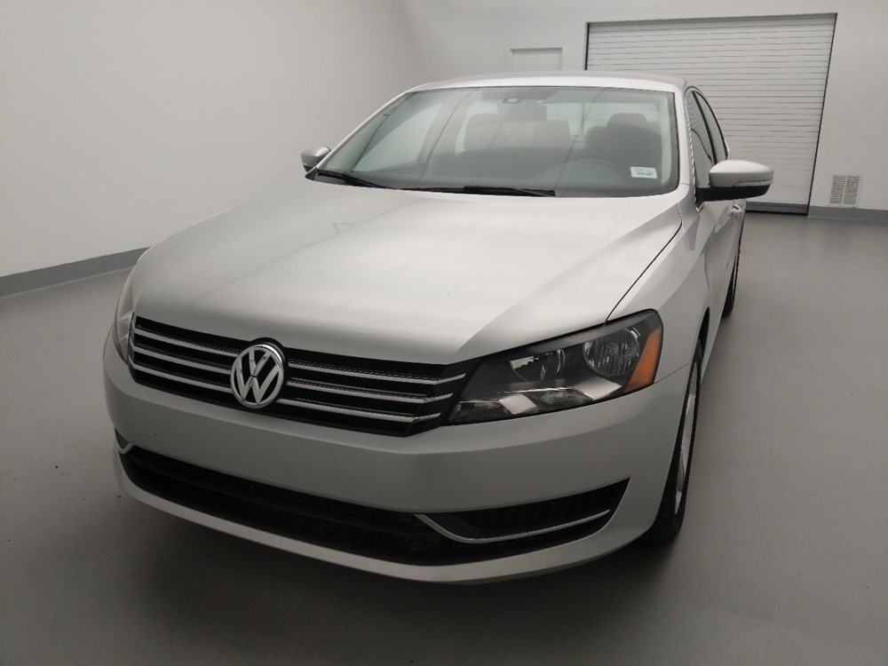 2014 Volkswagen Passat - Driver Front Hood