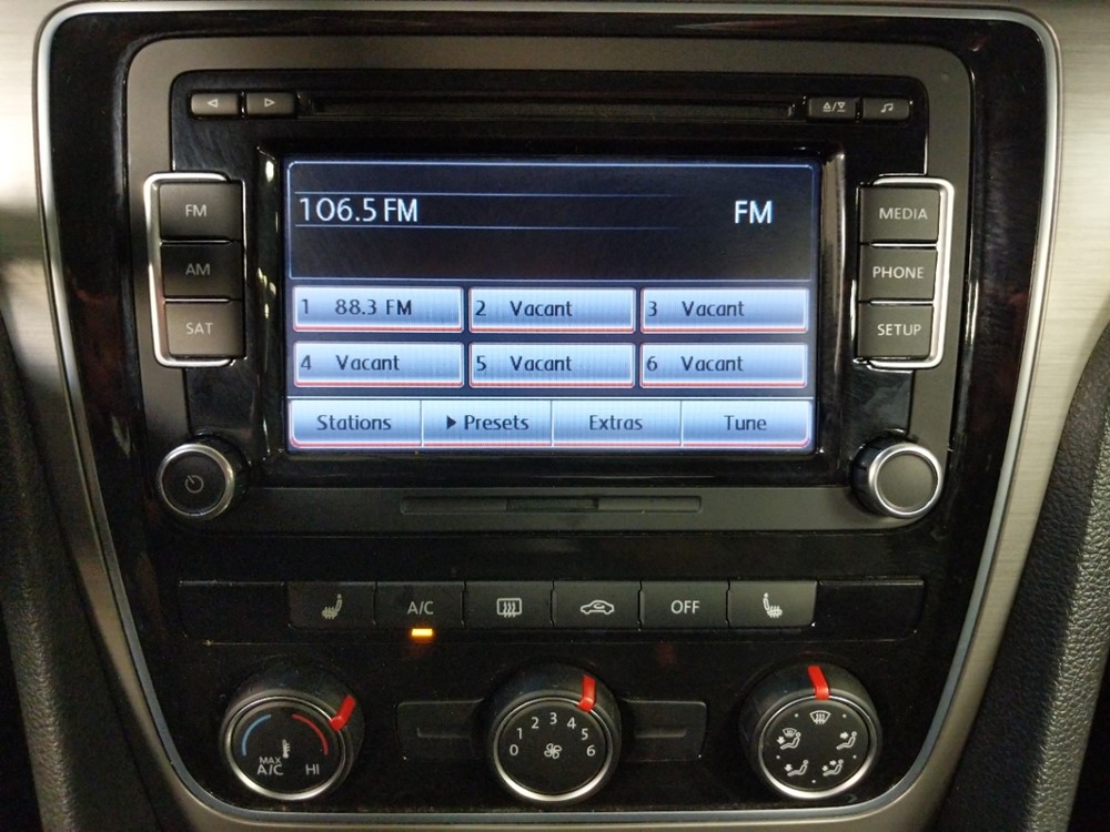 2014 Volkswagen Passat - Stereo Package