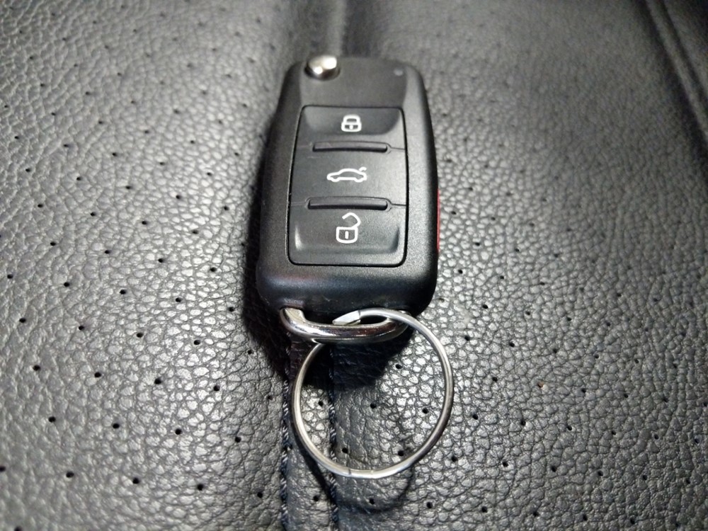 2014 Volkswagen Passat - Keys