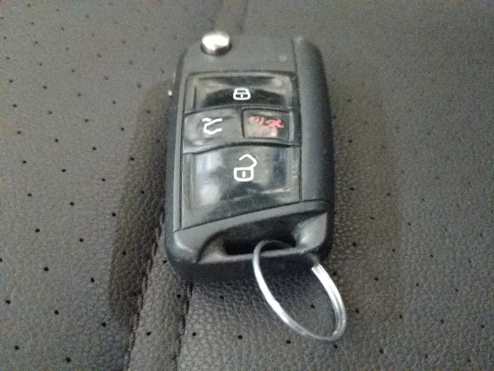 2015 Volkswagen Golf - Keys