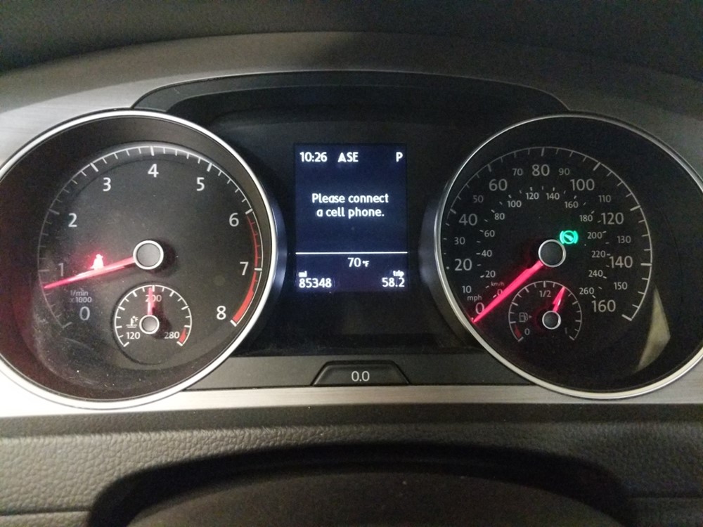 2015 Volkswagen Golf - Odometer Close Up