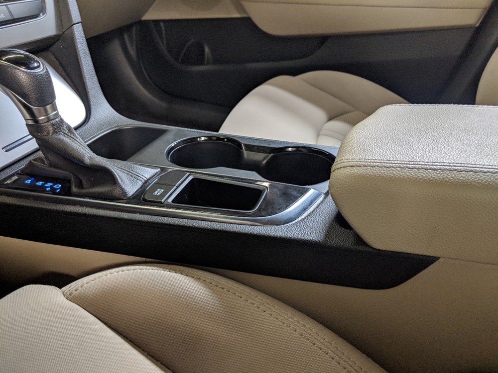 2017 Hyundai Sonata - Center Console/Cup Holders