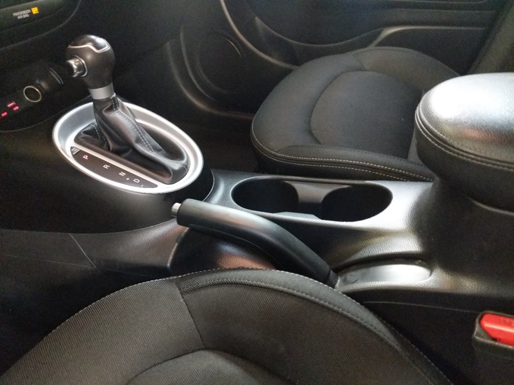 2017 Kia Soul - Center Console/Cup Holders