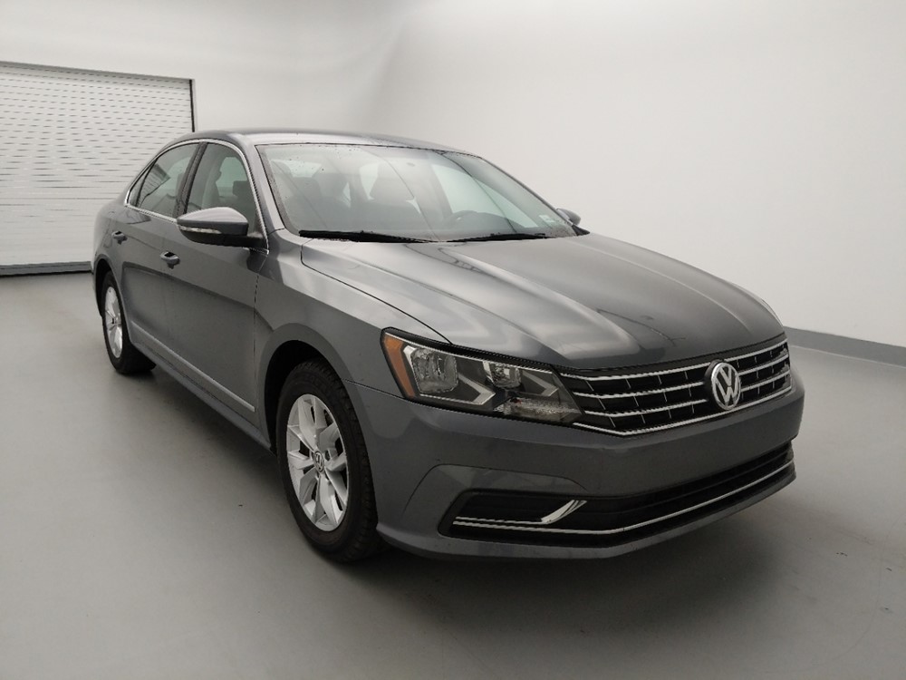 2016 Volkswagen Passat - Passenger Front Bumper