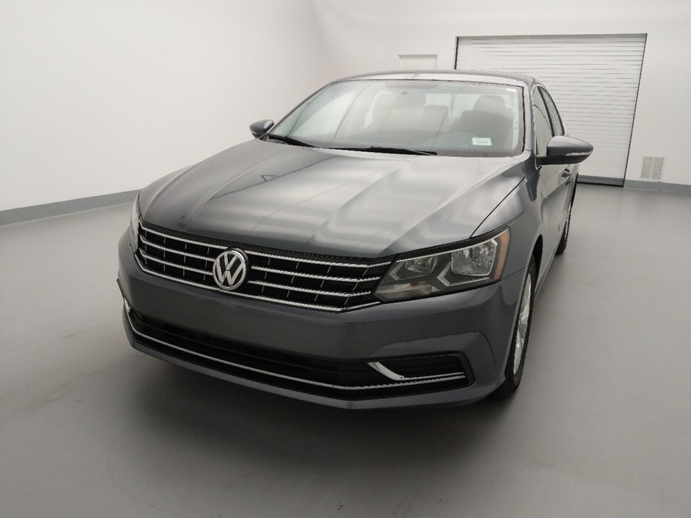 2016 Volkswagen Passat - Driver Front Hood