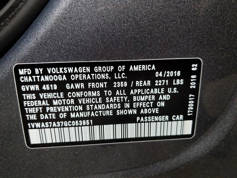 2016 Volkswagen Passat - VIN Plate